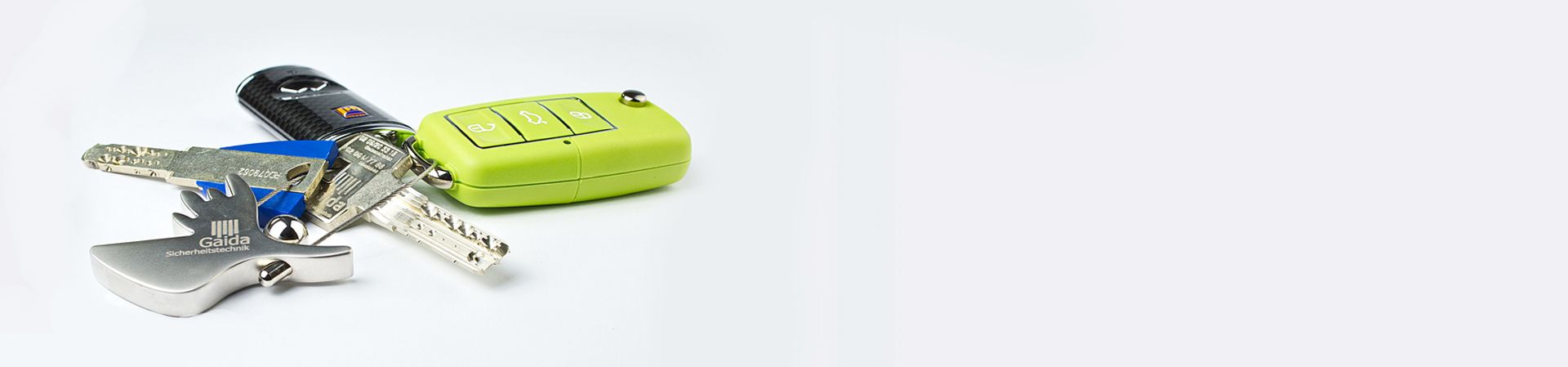 Verschiedene Schlüssel an einem Schlüsselbund